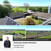 Home Hobro fremhæver bolig med 3.224 m² udhuse og stuehus i Stenild