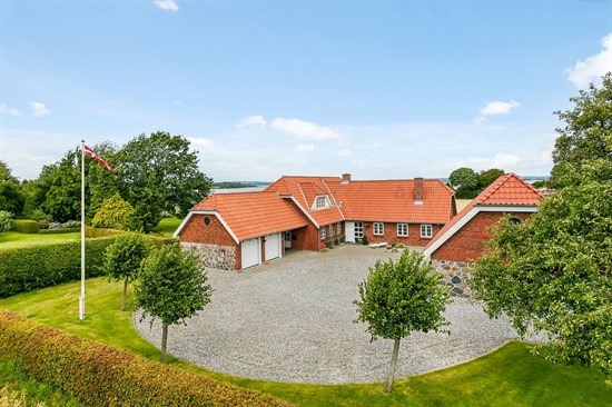 Top 6 over dyreste boliger til salg i Juelsminde. Priser op til 25.000.000 kr