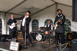 Skørping Midsommer Lounge: En dag med musik og hygge i parken