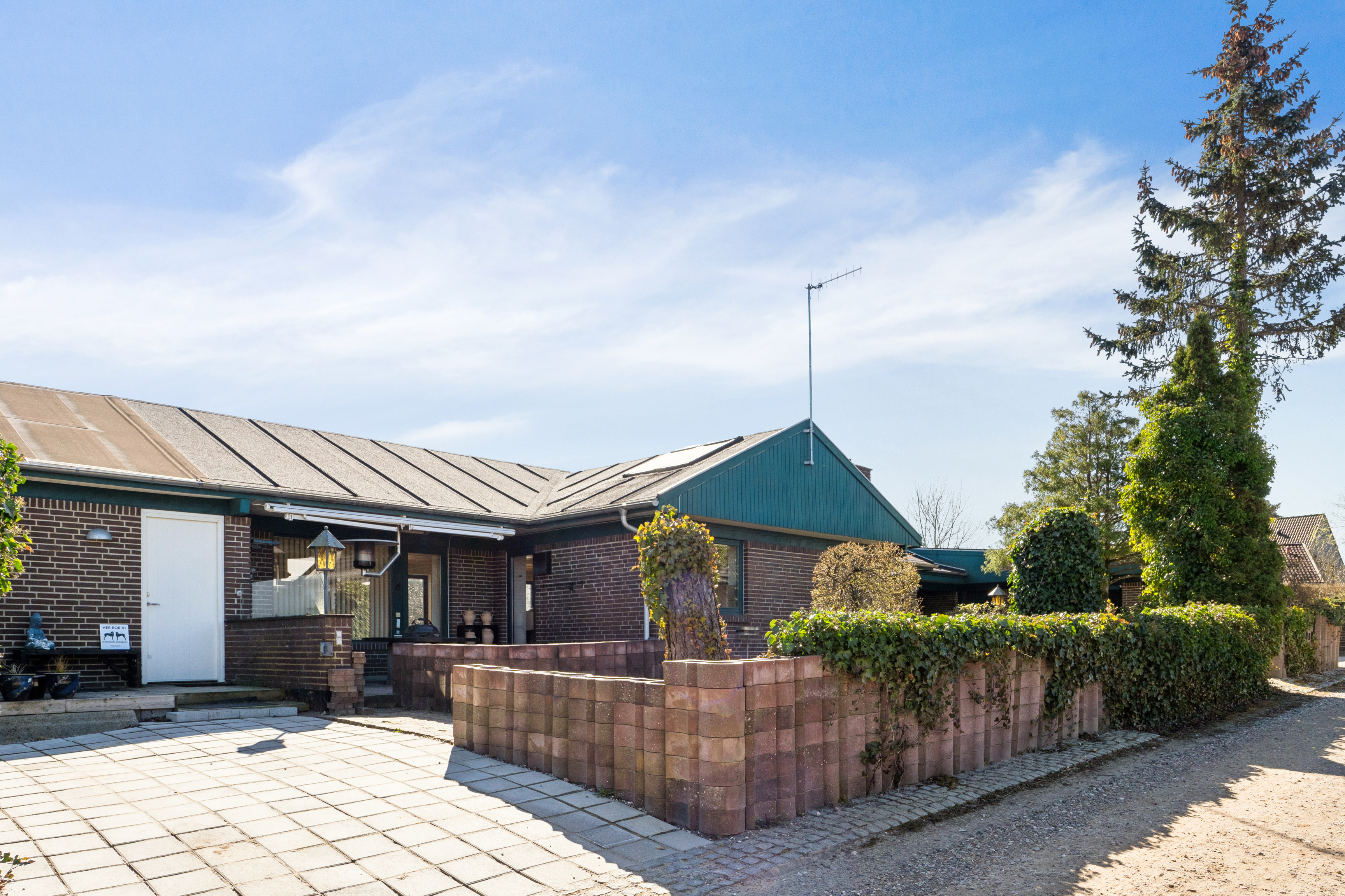 Til salg hos LOKALBOLIG SILKEBORG: Spændende etplansvilla i attraktivt område