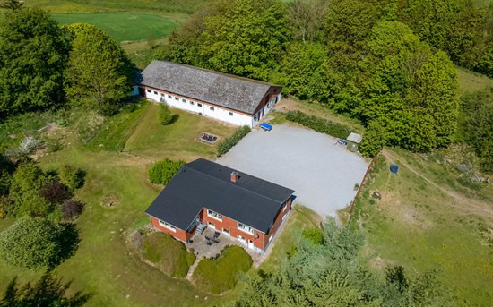 Møllegårdsvej 2 og 9 andre boliger er kommet til salg denne uge i Østervrå - se boligerne her.