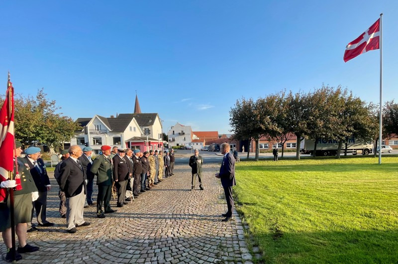 Morsø Kommune ærer veteraner på den årlige Flagdag med procession og mindegudstjeneste