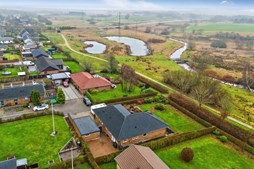 Til salg hos & LIVING Midt & Vestjylland: Naturskøn udsigt i Tjørring