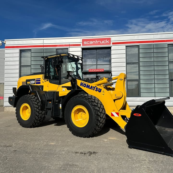 SCANTRUCK A/S præsenterer Komatsu WA320-8 klar til omgående levering