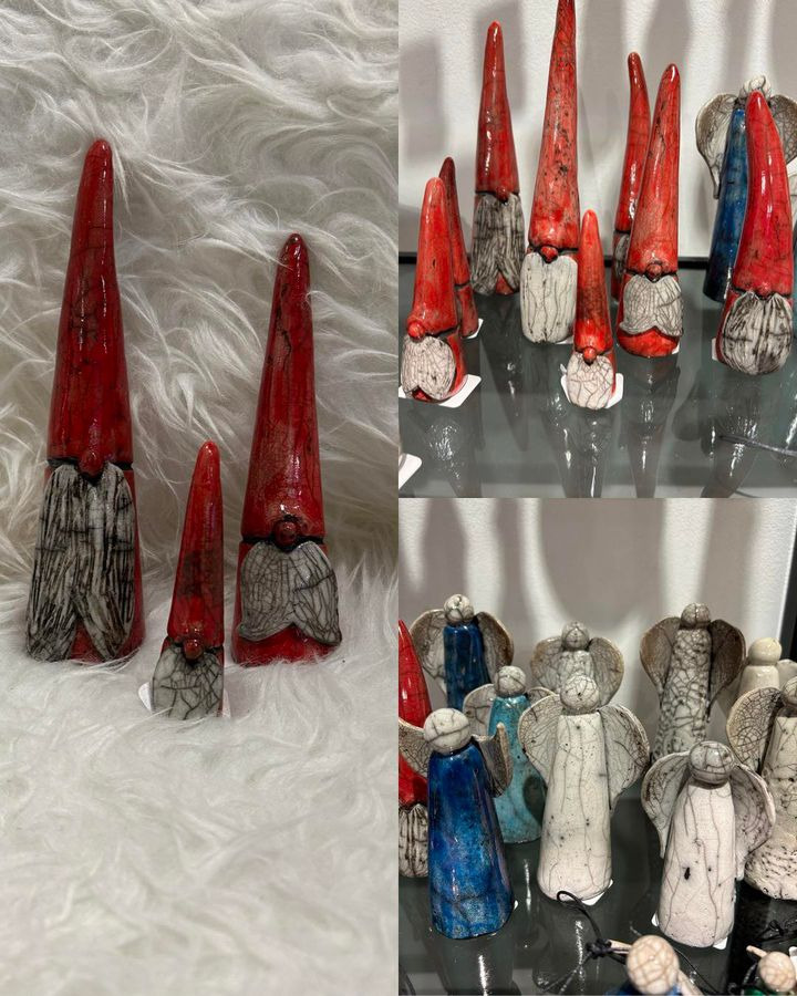 Garderoben præsenterer håndlavede raku-nisser og engle til værtindegaven