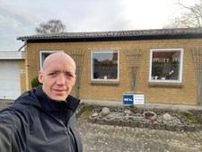 RealMæglerne Herning tilbyder villa med garage til gør-det-selv pris i Lind