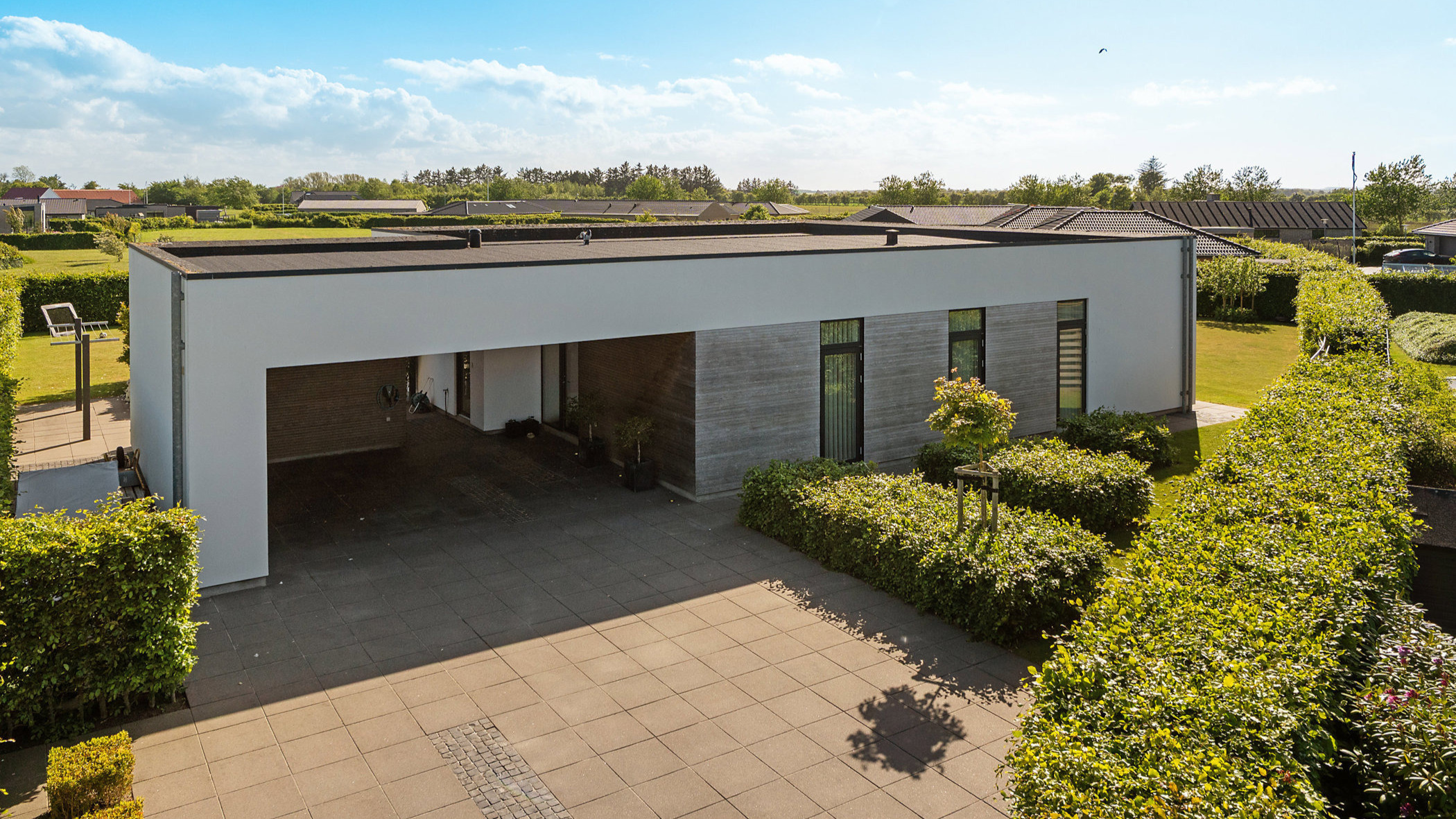 Eksklusiv villa i særklasse – når arkitektur, teknologi og æstetik smelter sammen