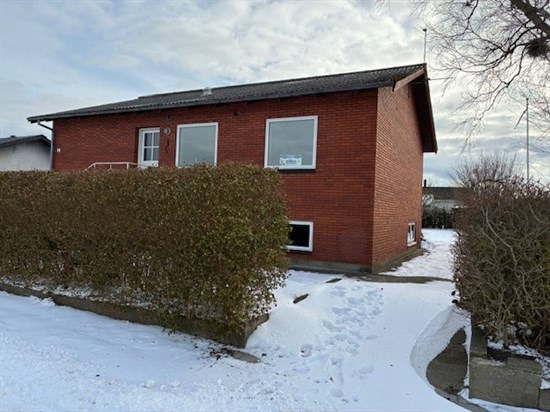 Munkevej 21 er til salg for kun 375.000 kr.: Se de billigste boliger til salg i Strandby her