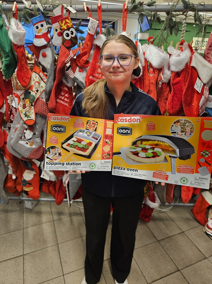 Christian vinder pizzaovn i REMA 1000 Hadsunds julekalenderkonkurrence