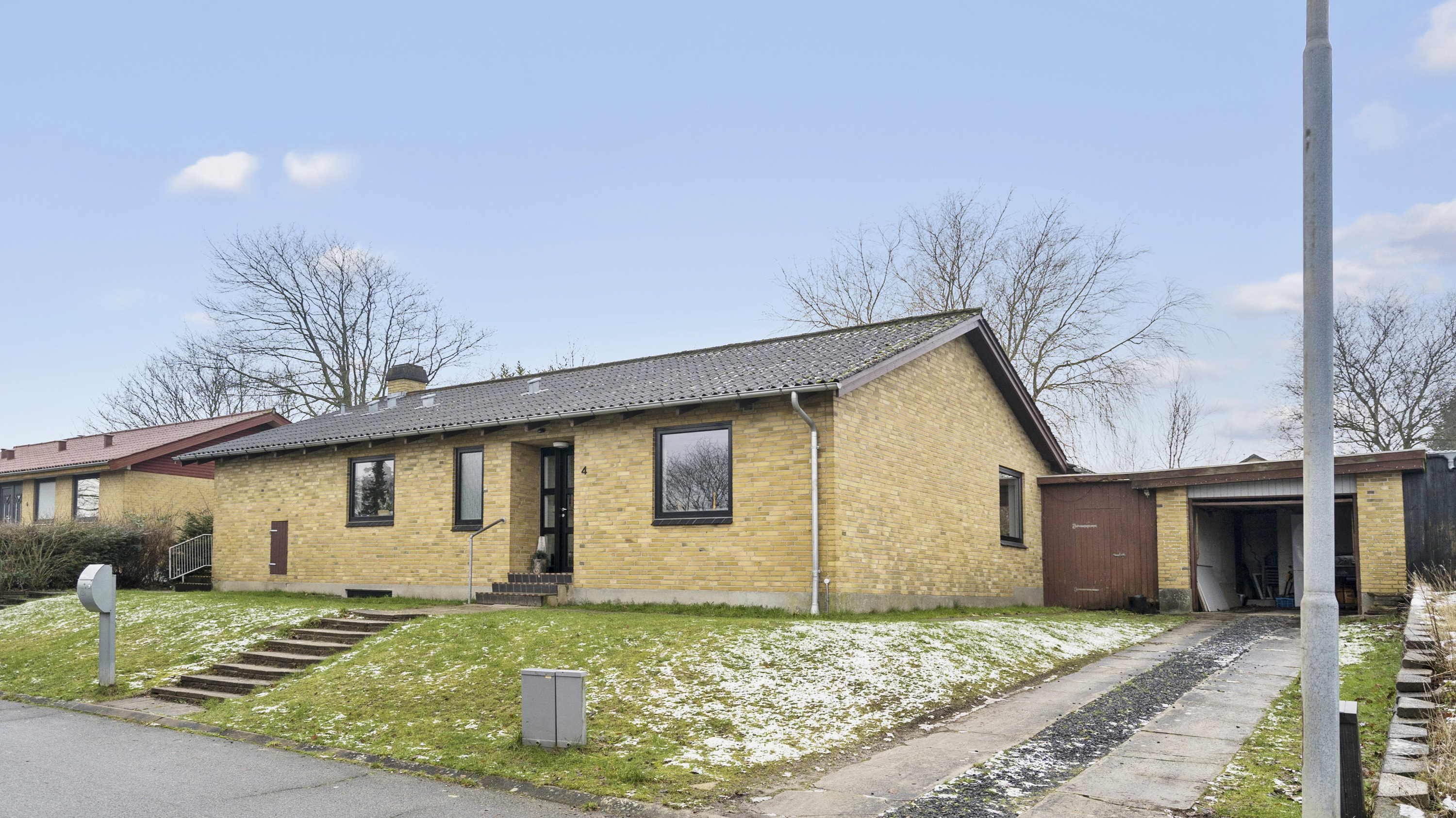 Dejlig villa med 4 værelser tæt på Lim­fjord­s­sko­len