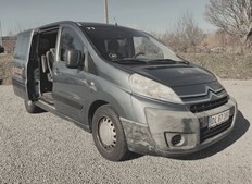 Lej en 9-personers bus hos TT CARS ApS med almindeligt B-kørekort