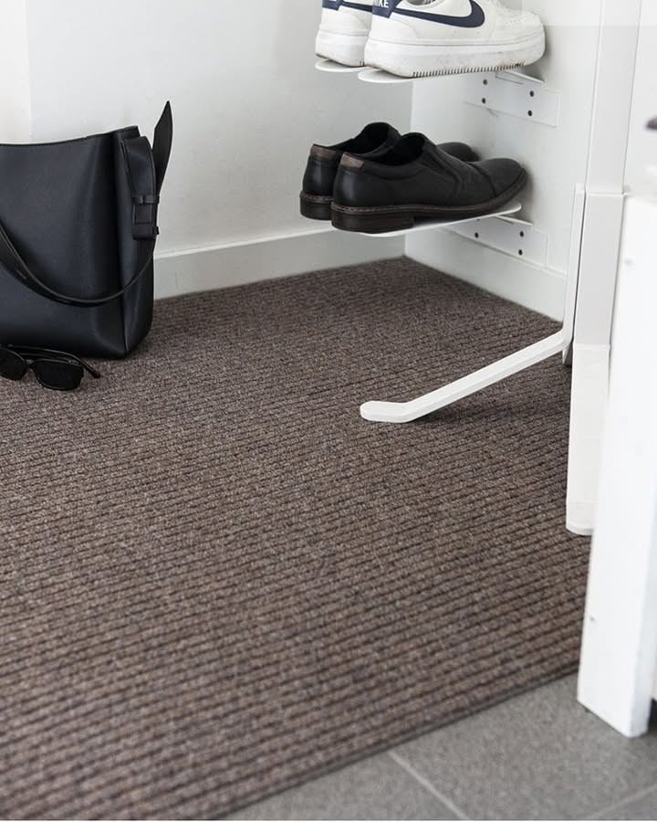 Farvebøtten Brønderslev sælger smudsmåtter i metermål