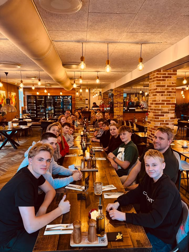 Mejrup Kultur- og Fritidscenter ønsker alle en glædelig jul efter festlig frokost