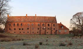 Vandretur ved Esrum Kloster: En rejse gennem Nordsjællands historie