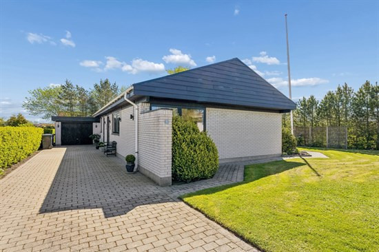 Hans Poulsens Vej 5 og 1 anden boliger er kommet til salg denne uge i Farsø - se boligerne her.