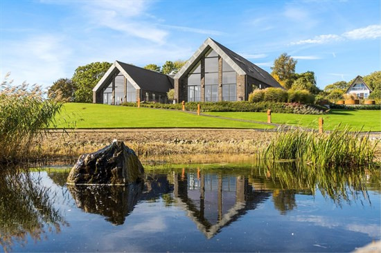 Drømmer du om luksus? Se Odsherred kommune dyreste bolig til 10,5  mio. kroner på Humlehaven 9 og flere topadresser!