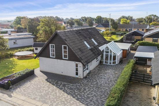 Søndervænget 44 og 1 anden boliger er kommet til salg denne uge i Thyholm - se boligerne her.