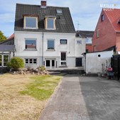 Centralt beliggende villa med mange muligheder fra Mæglerhuset Sæby