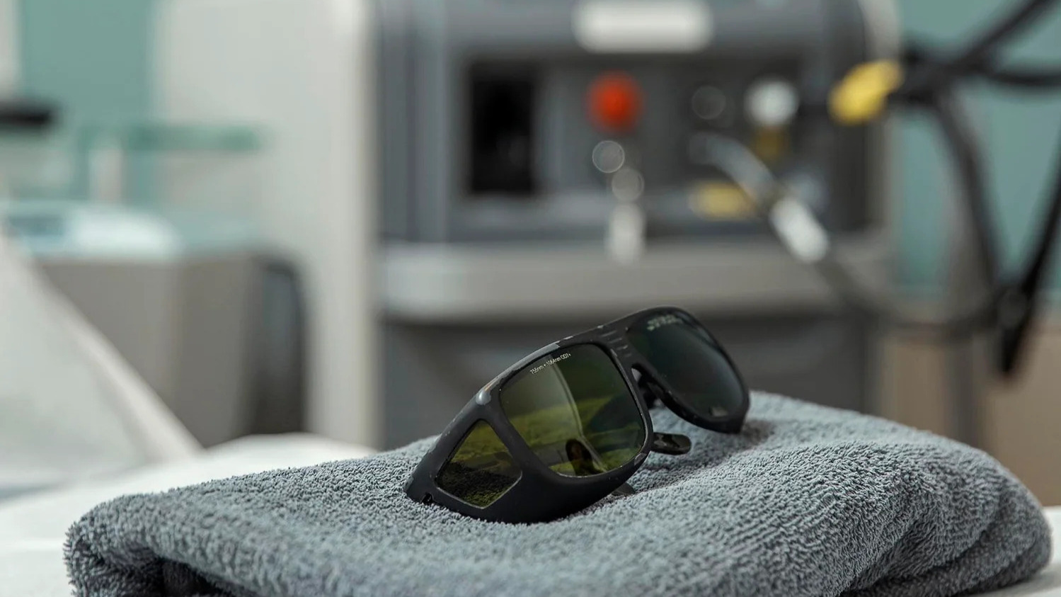 Få glat hud med Cosmolaser Vejles fantastiske hårfjernings-tilbud