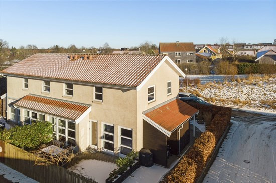 Pris sat ned med 145.000 kr. på Møllehaven 103