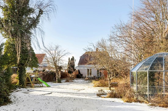 Haslevej 46 og 2 andre boliger er kommet til salg denne uge i Rønne - se boligerne her.