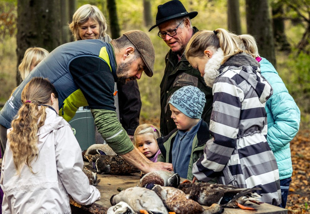Juletradition med bueskydning og "pulled duck" i Rønde