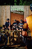 Backroad Cycling inviterer alle til fælles landevejstur og kaffe i solen hver lørdag