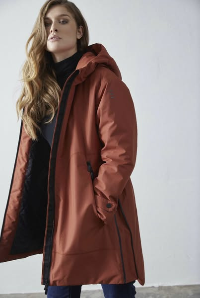 Skott Aalborg præsenterer den perfekte vandtætte etage jakke til overgangsperioden