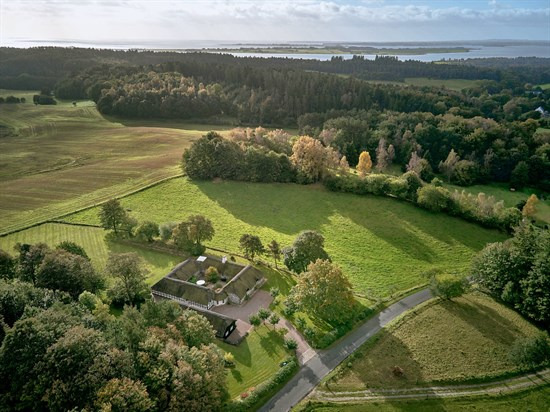 Priser op til 8,0  mio. kroner: Se de dyreste boliger i Odder Kommune