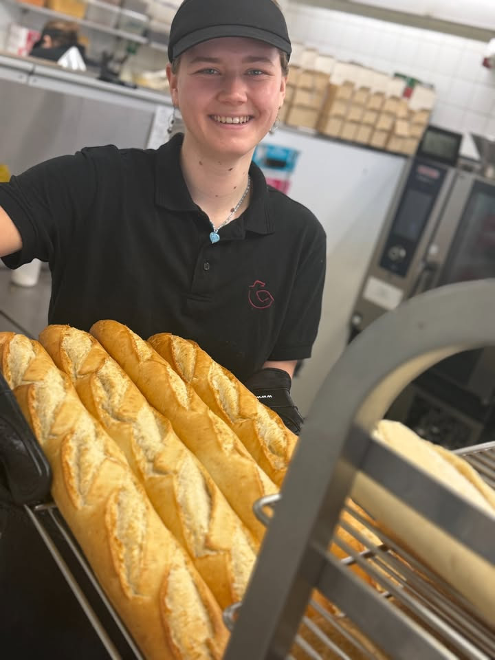 Kylling & Co byder på friskbagte sandwich i Viborg Overlund