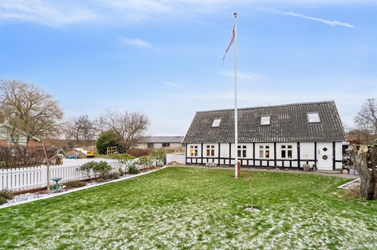 Ruholmsvej 15 er til salg for kun 1.350.000 kr.: Se de billigste boliger til salg i Hinnerup her