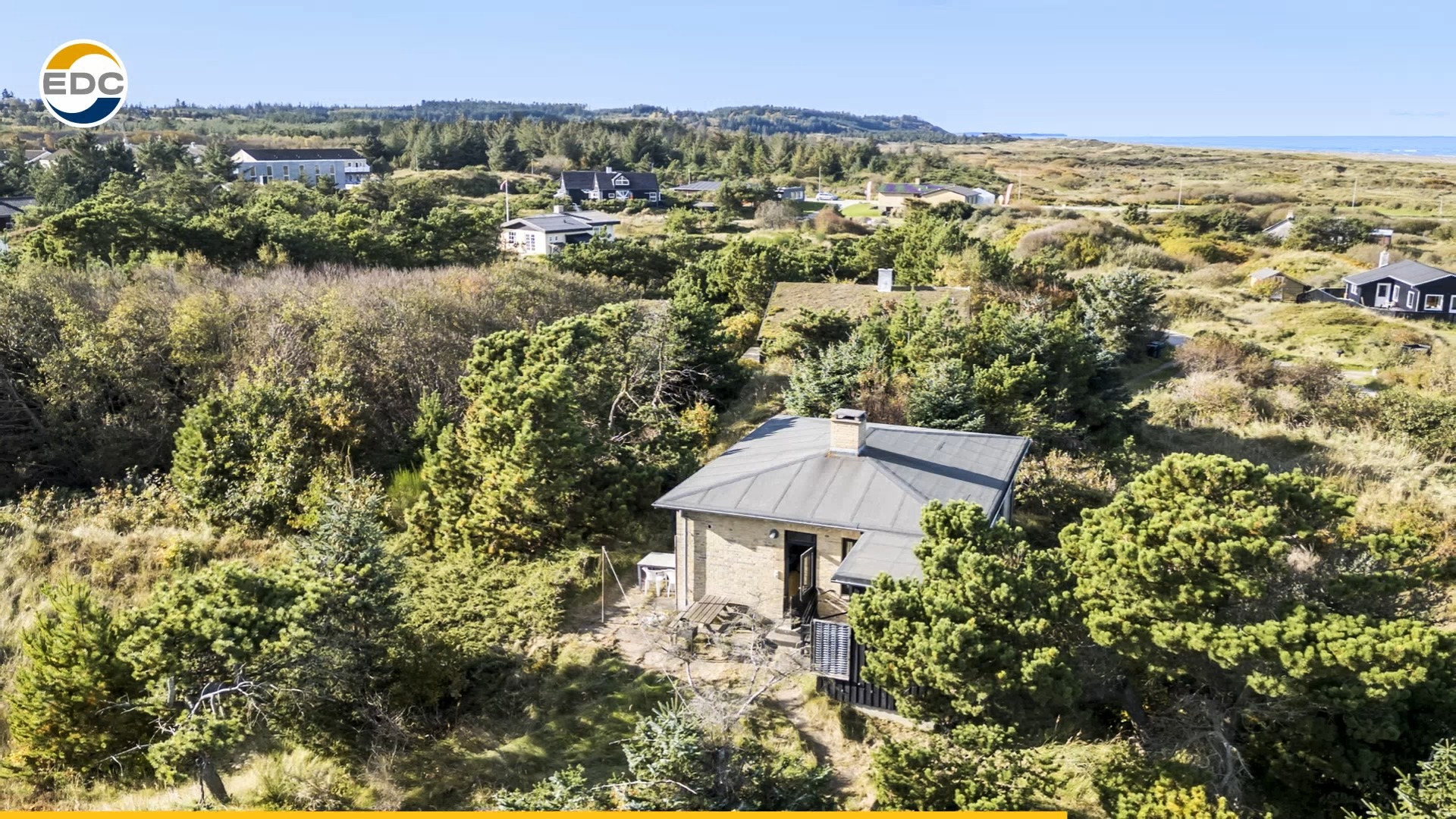 Sjældent sommerhus i Slettestrand med historie hos EDC Fjerritslev