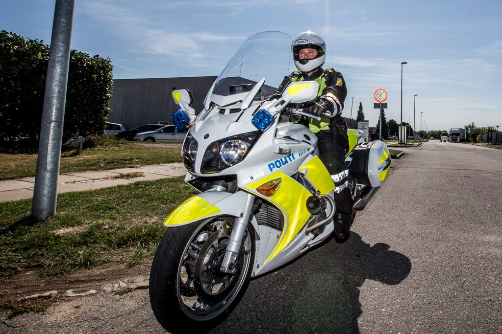 Politimotorcykler gennemkører Tour de France etape 2 og 3