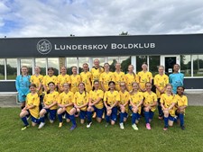 Lunderskovs piger kæmper sig til et point mod stærke modstandere