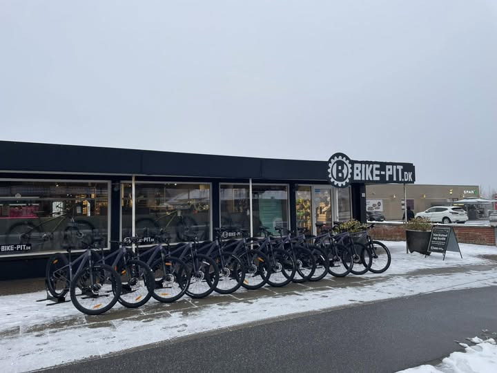 Bike-pit leverer 12 mountainbikes til lokal højskole