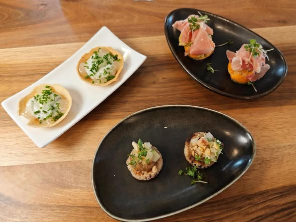 Restaurant Under Klippen inviterer til at booke bord til efterårsmenuen