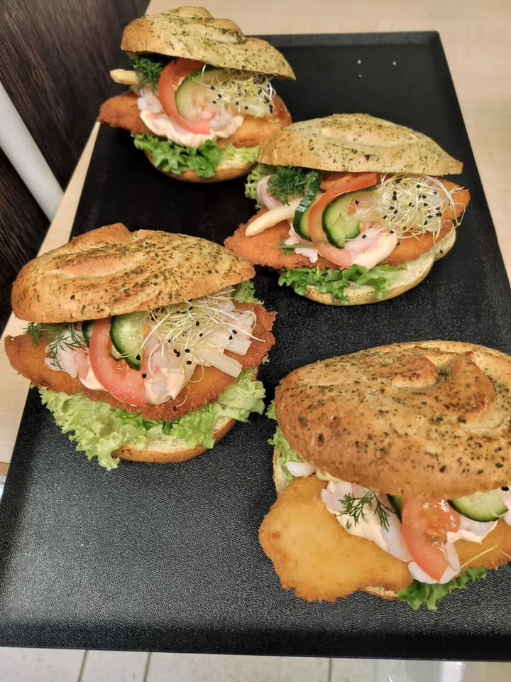 Fredags frokosttilbud hos Min Købmand i Asp: Stjernesandwich og kartoffelsalat