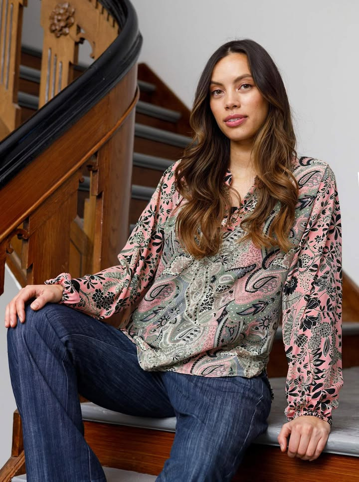 Rosengreen tilbyder rabat på Black Colour bluse