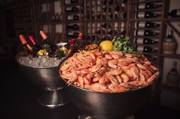 Smagfuld fiske- og skaldyrsaften på Fjelsted Skov Hotel