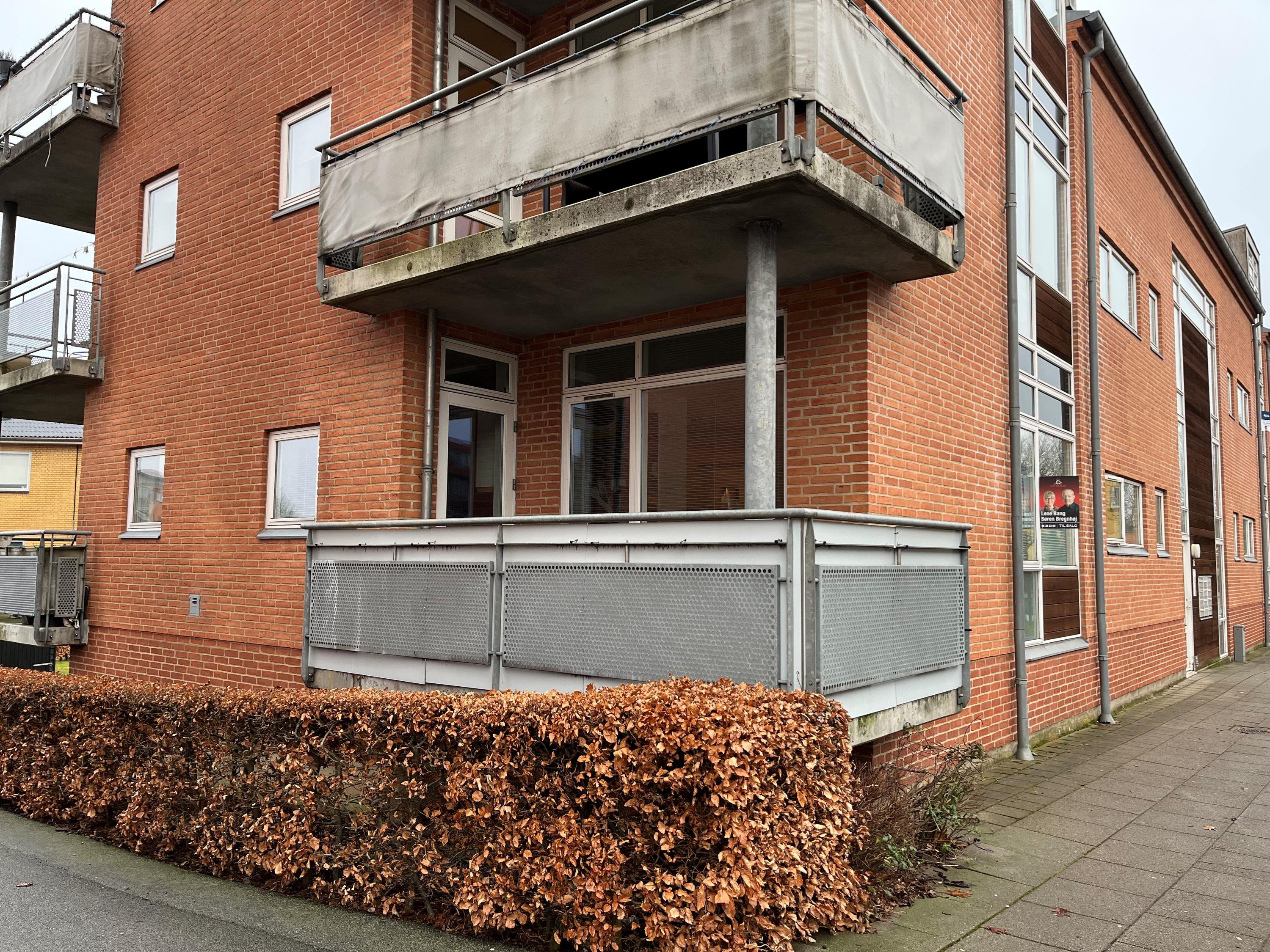 Velindrettet 2V’er centralt i Alderslyst – stor altan