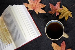 Nyd højtlæsning og hygge på Lundby Bibliotek