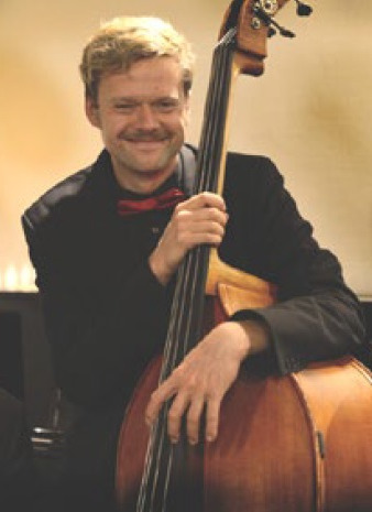 Oplev Jacob Vendt's Fabulous Swing Trio i Gundsømagle