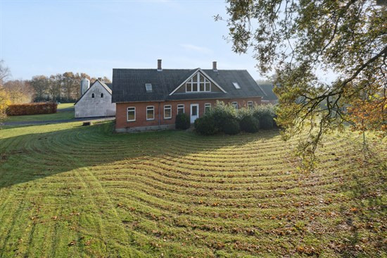 Top 6 over dyreste boliger til salg i Ejby. Priser op til 9.995.000 kr