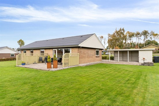 Nyhusvej 27 og 1 anden boliger er kommet til salg denne uge i Padborg - se boligerne her.