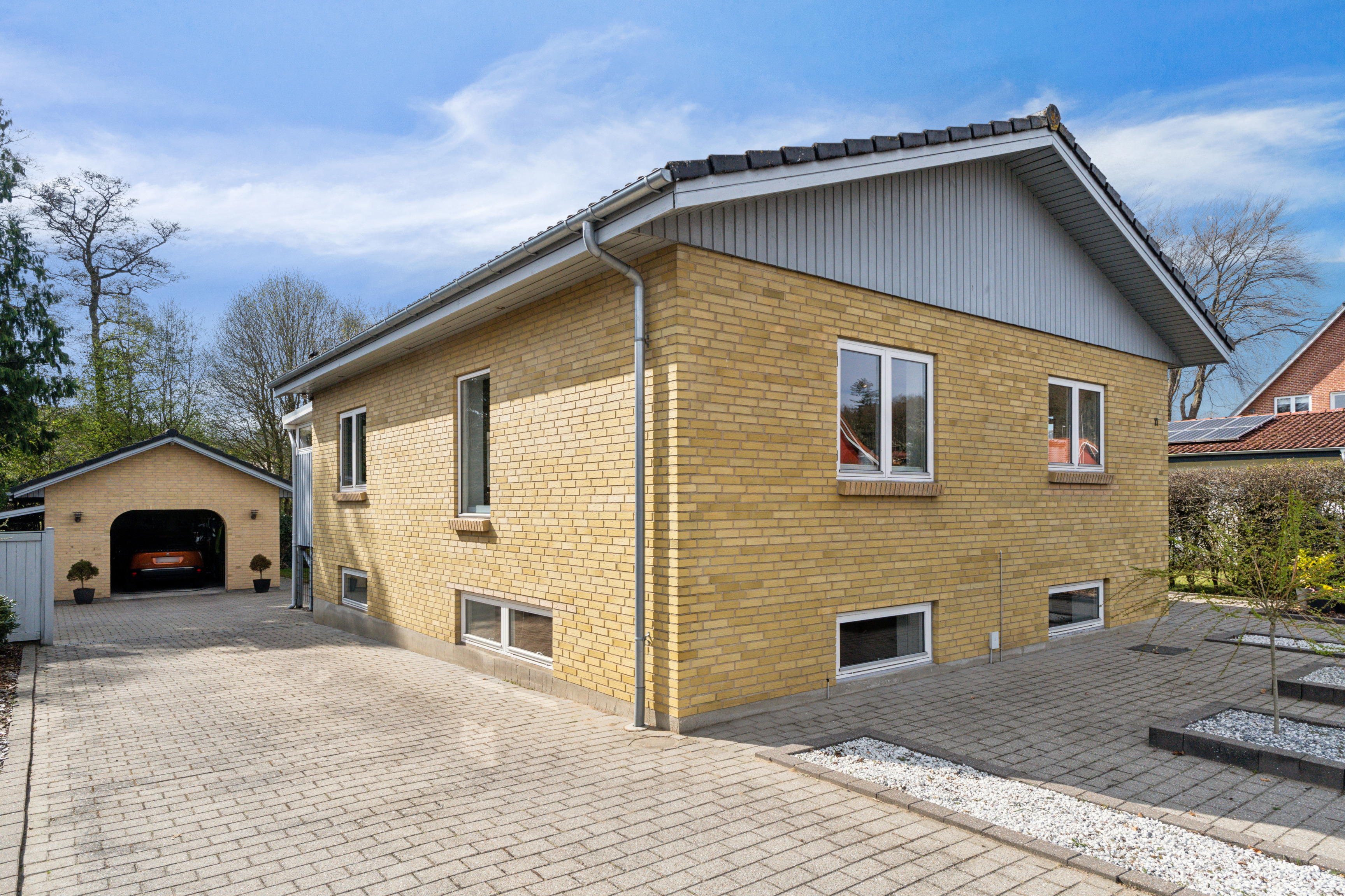 Til salg hos Lokalbolig Silkeborg - Mathias Bach & Co: Flot og velholdt villa tæt på Langsøen