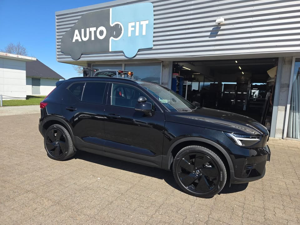 AutoFit A/S har klargjort en Volvo EX40 som skolevogn