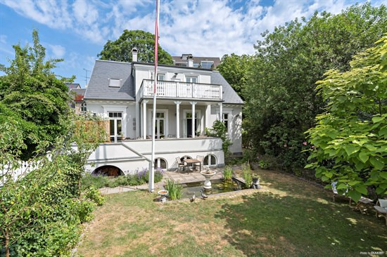 Drømmer du om luksus? For 27.900.000 kr er Dronning Olgas Vej 10 kommet til salg - Se den og de dyreste boliger til salg her