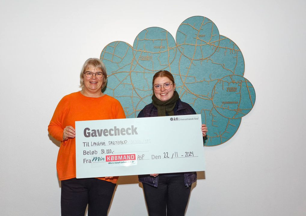 Min Købmand i Asp donerer 30.000 kr. til julehjælp for børn og unge i Langhøj