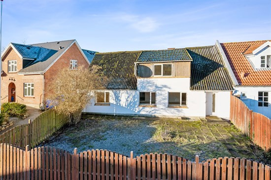Hovvejen 11 er til salg for kun 895.000 kr.: Se de billigste boliger til salg i Sabro her