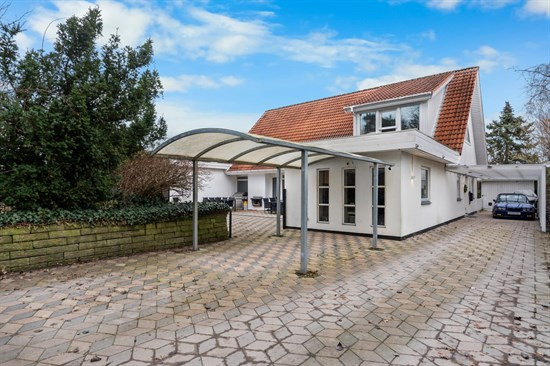 Pris sat ned med 400.000 kr. på Østre Strandvej 3